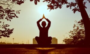 Les avantages de combiner yoga et fitness